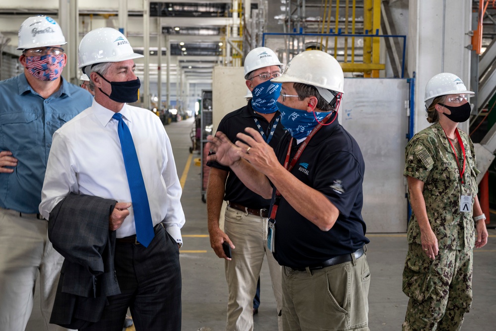 SECNAV Visits Ausal USA