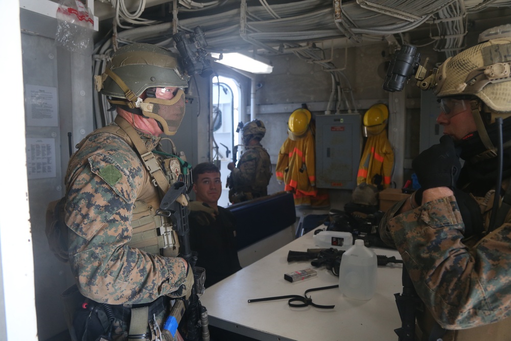 15th MEU All-Domain Reconnaissance Detachment conducts VBSS