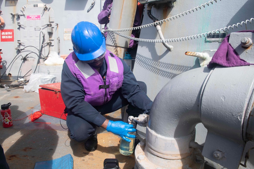 USS Mustin Conducts Replenishment-at-Sea