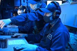 USS Pioneer Minemen conduct mine hunting training