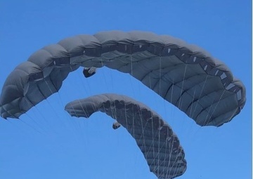 West Virginia Paratroopers work with New York Pilot to Conduct Training
