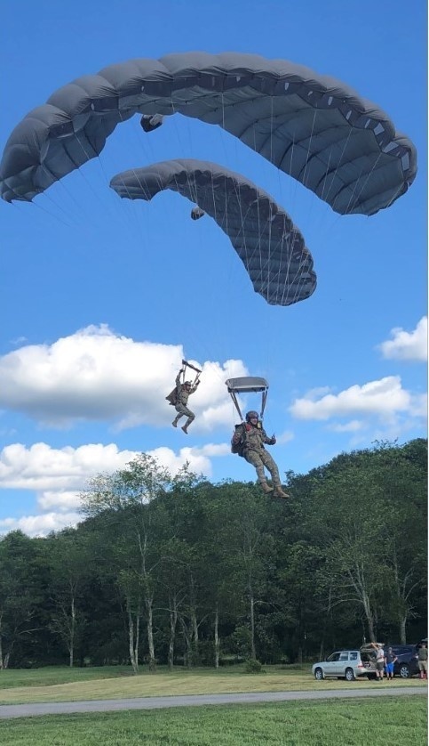 West Virginia Paratroopers work with New York Pilot to Conduct Training