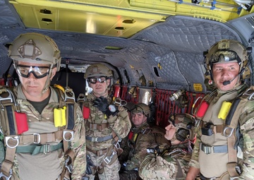 West Virginia Paratroopers work with New York Pilot to Conduct Training