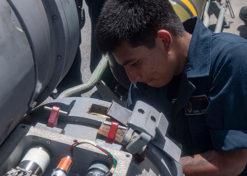 USS Mustin Conducts Local Test Fire