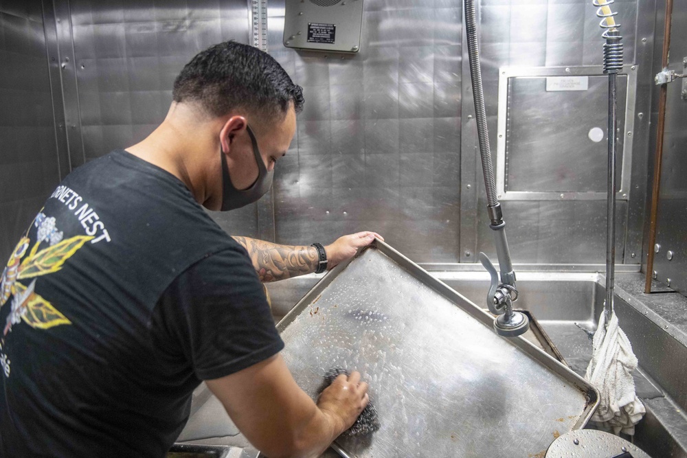 USS Shiloh Meal Preparation