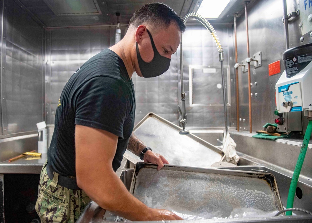 USS Shiloh Meal Preparation