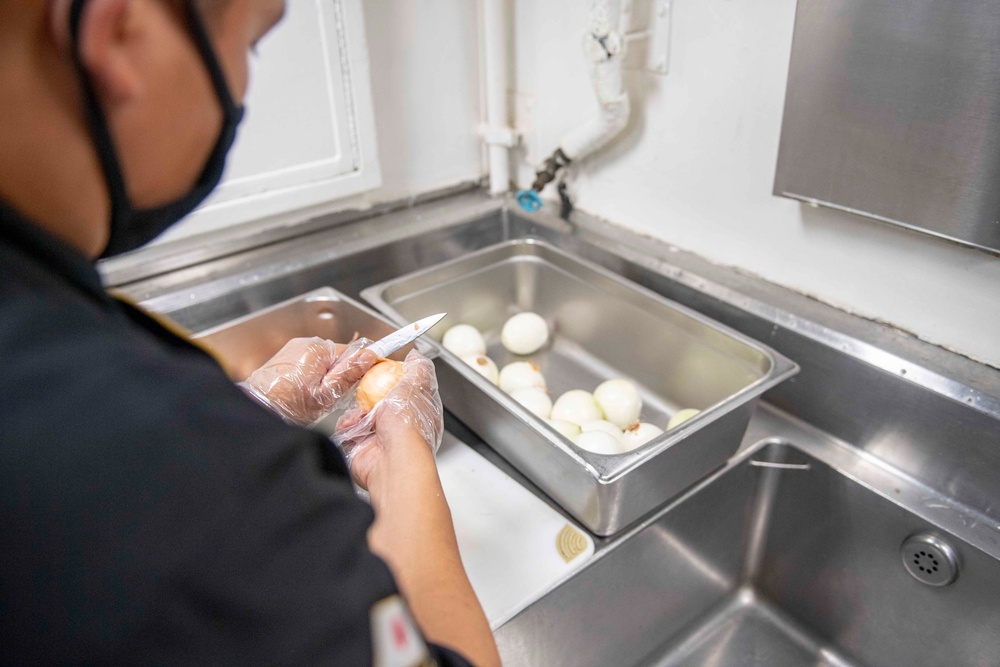 USS Shiloh Meal Preparation