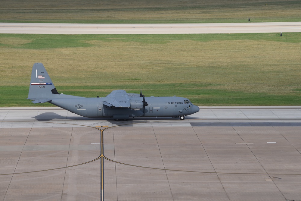 Dyess, Little Rock conduct largest formation flight in C-130J history