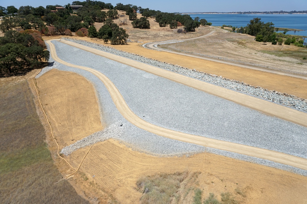 Folsom Dam Raise Project, Dike 8