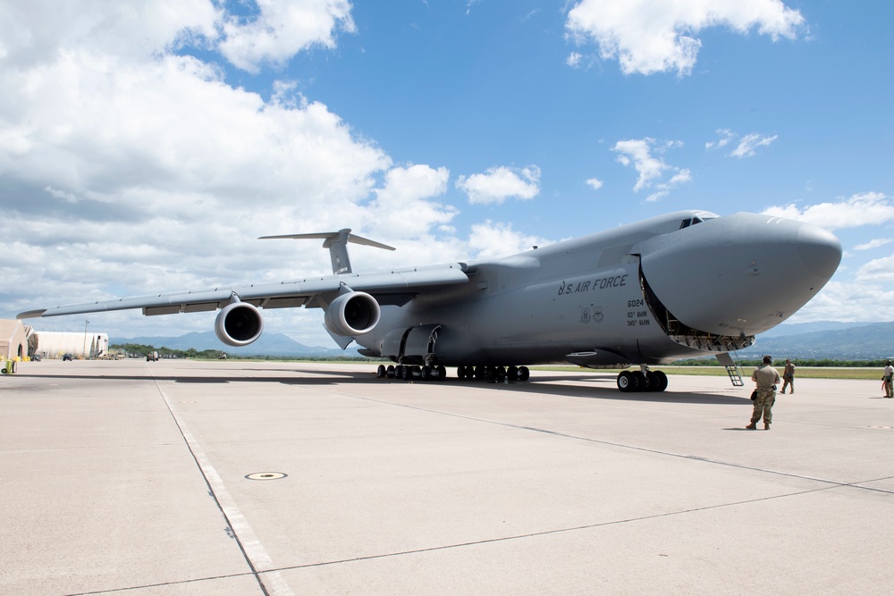 Travis delivers aid to Honduras