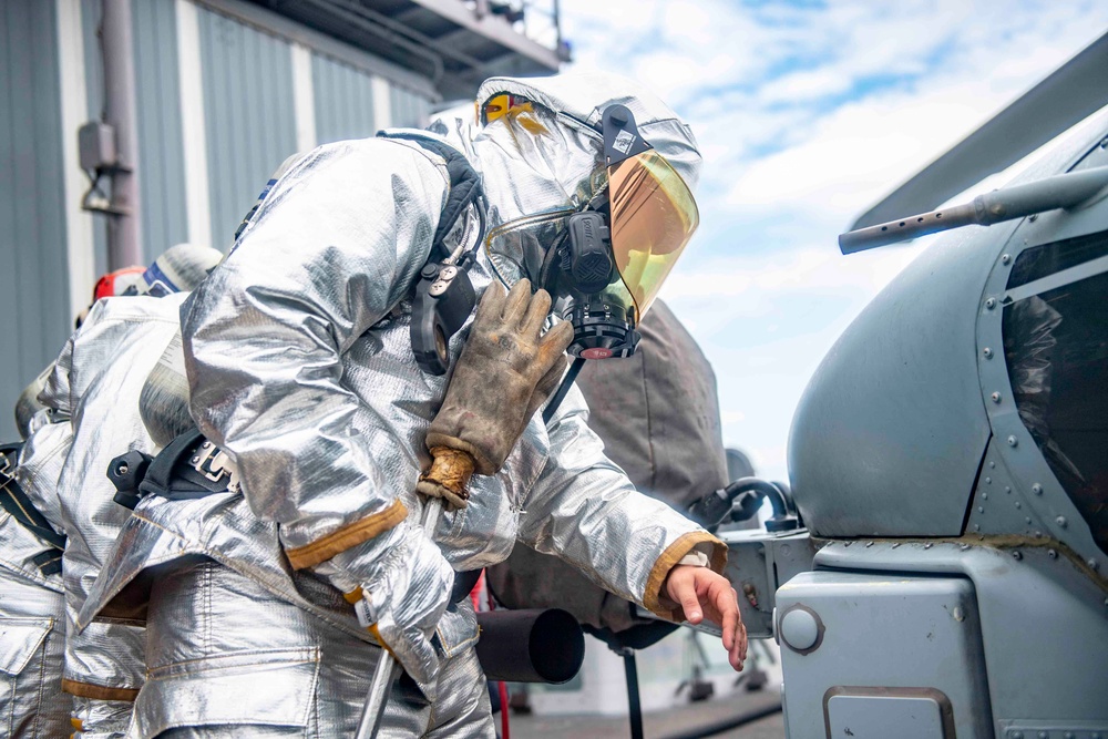 DVIDS - Images - USS Shiloh Damage Control Training Exercise [Image 6 of 8]