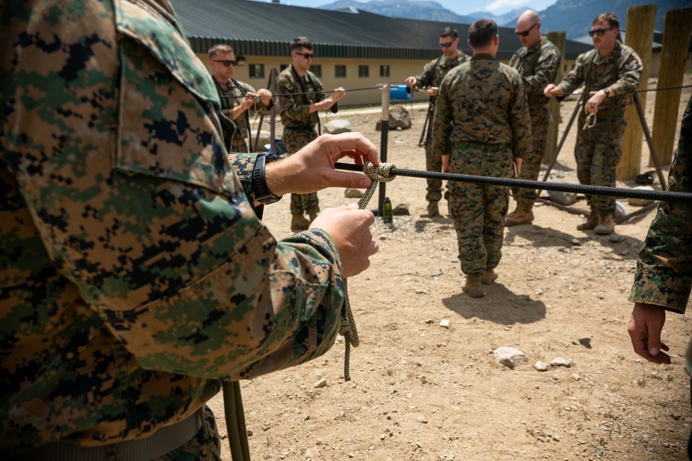 Echo Company, 4th Reconnaissance Battalion Knot Tying