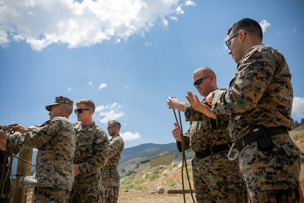 Echo Company, 4th Reconnaissance Battalion Knot Tying