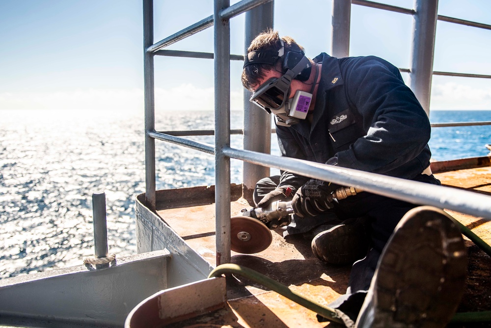 Sailors Aboard USS Germantown (LSD 42) Conduct Preservation Efforts Throughout the Ship