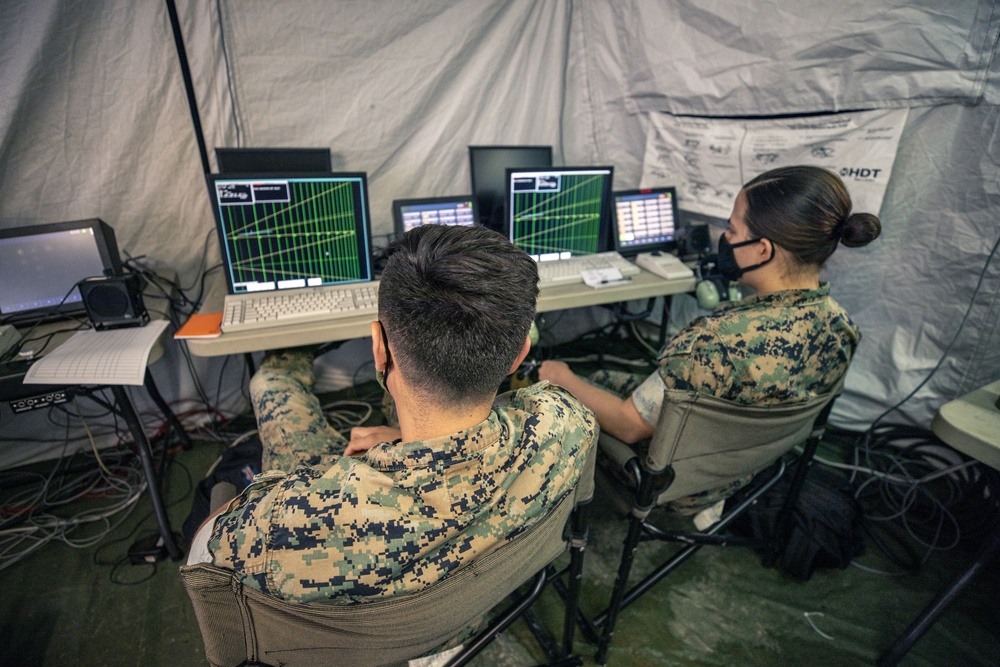 MACS-4 DET-B train on ATNAVICS at midfield