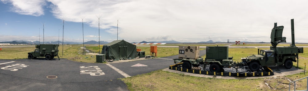 MACS-4 DET-B train on ATNAVICS at midfield