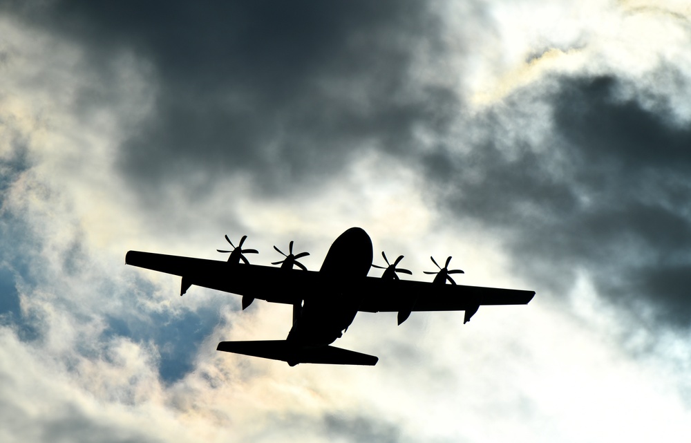 SOCEUR Paratroopers go Airborne