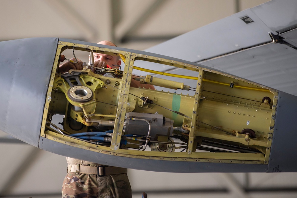 100th MXS Hydraulics section makes large impact through boom maintenance