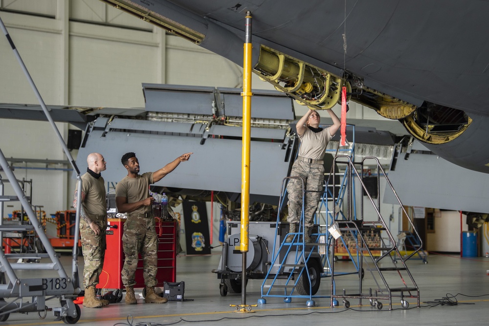100th MXS Hydraulics section makes large impact through boom maintenance