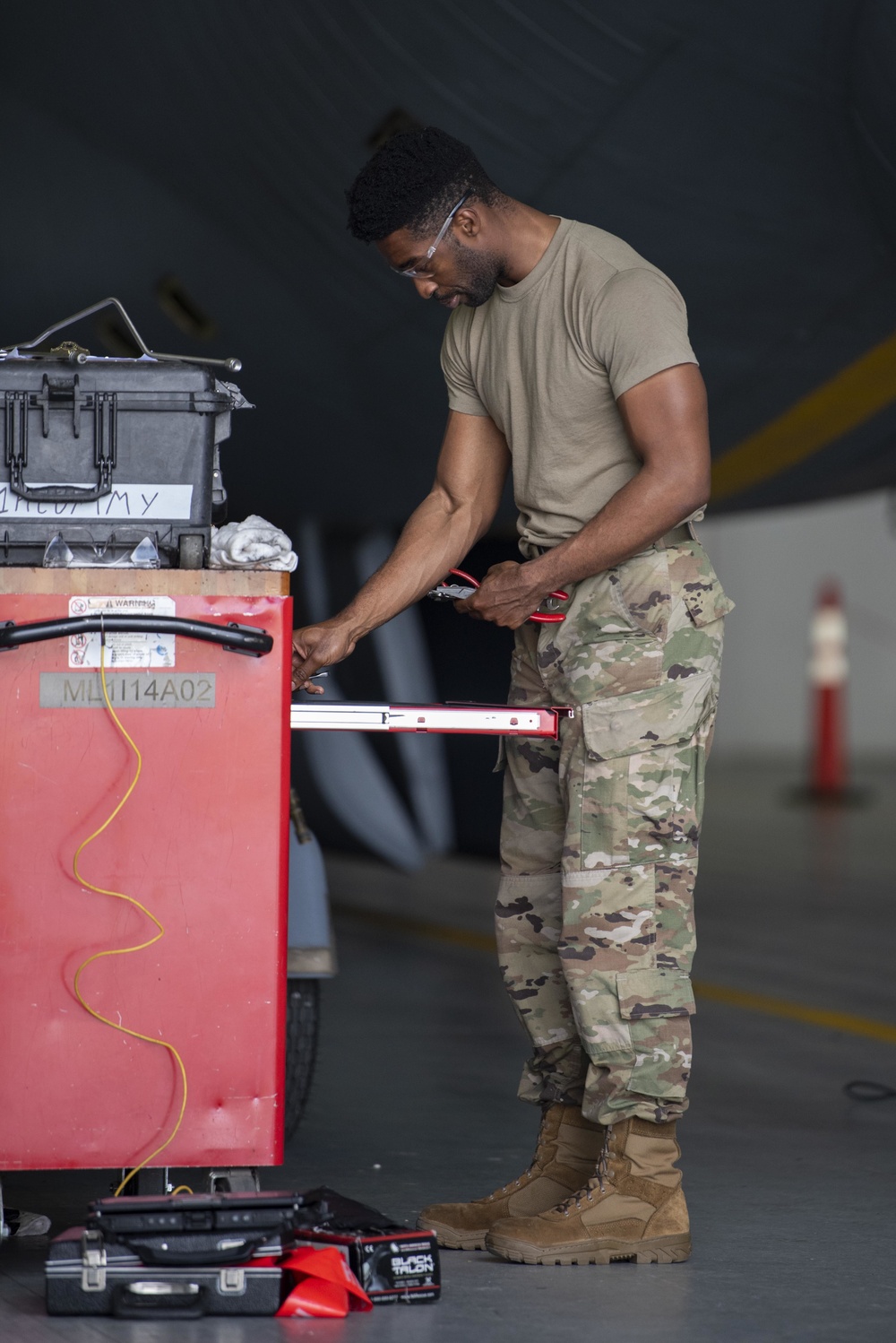 100th MXS Hydraulics section makes large impact through boom maintenance