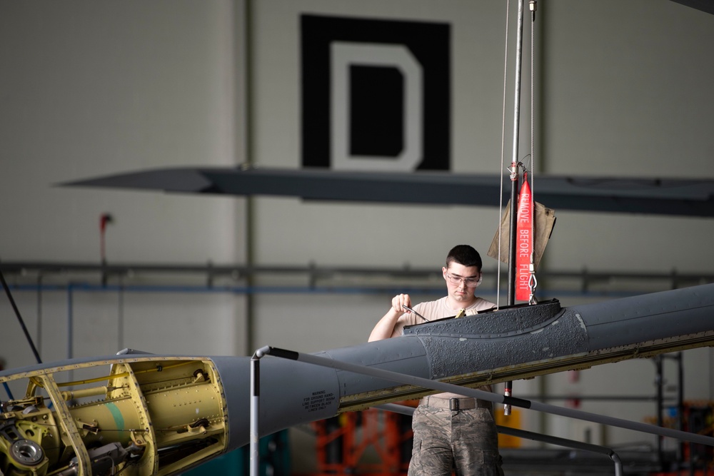 100th MXS Hydraulics section makes large impact through boom maintenance