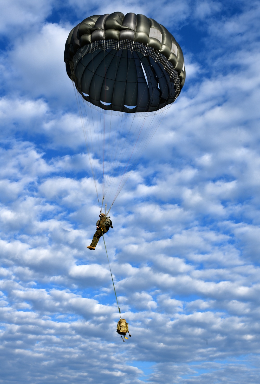 SOCEUR Paratroopers go Airborne