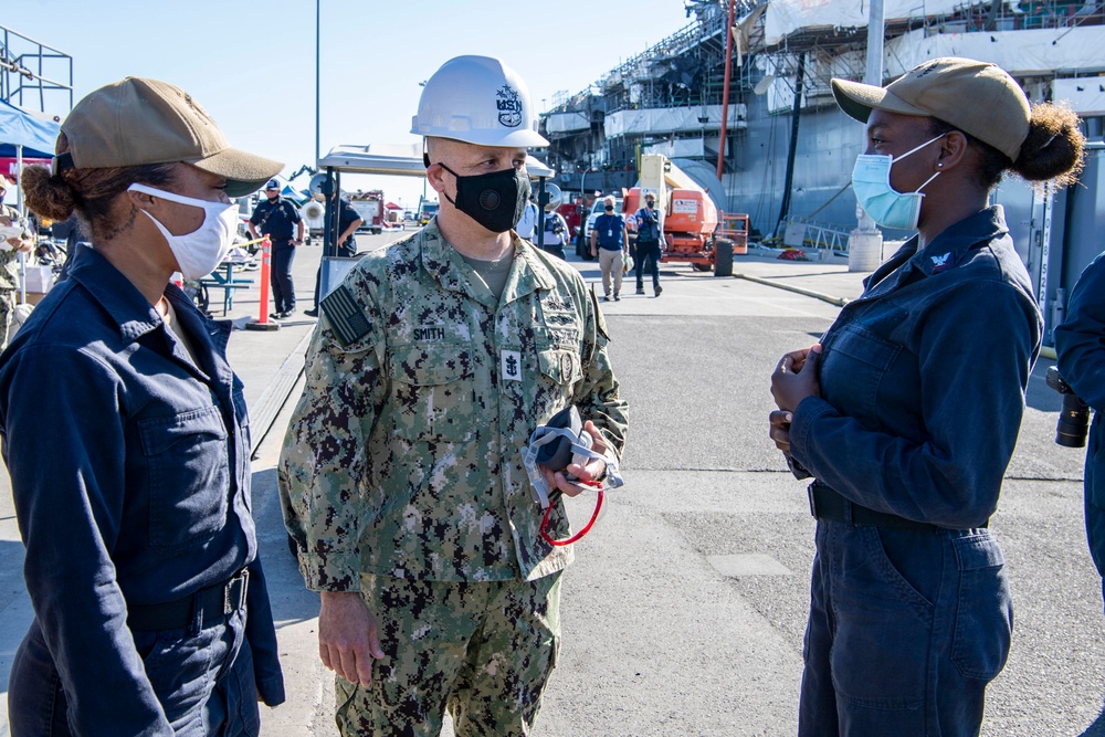 MCPON Visits USS Bonhomme Richard (LHD 6)