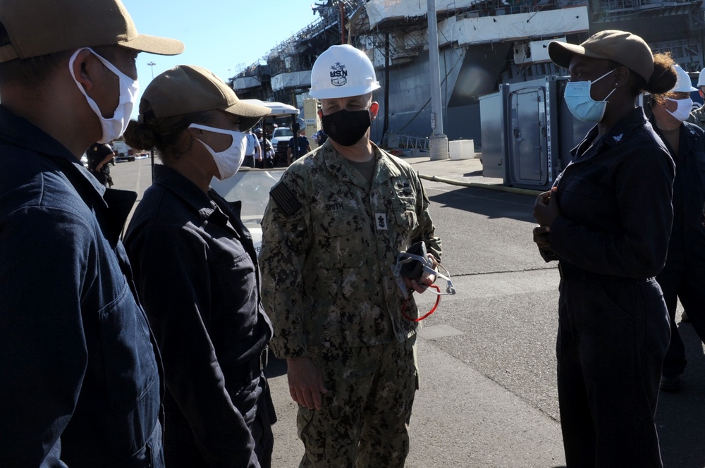 MCPON Visits Bonhomme Richard
