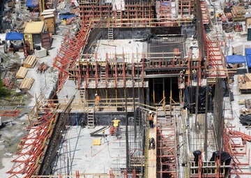 Monolithic effort to construct lock chamber heats up