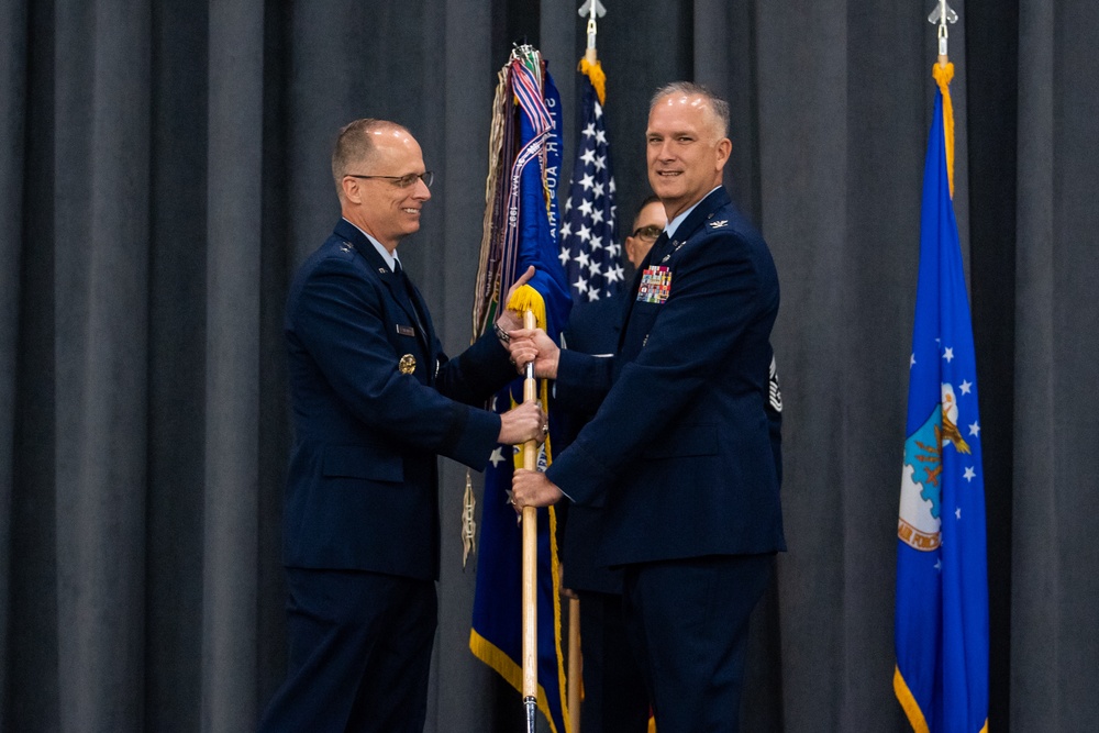 2nd BW welcomes new commander