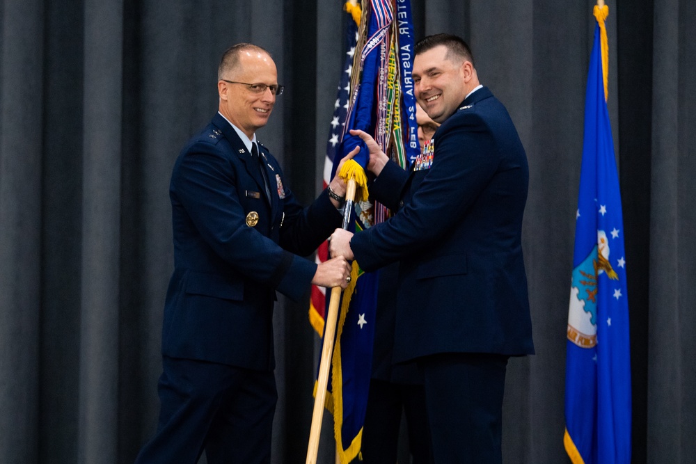 2nd BW welcomes new commander