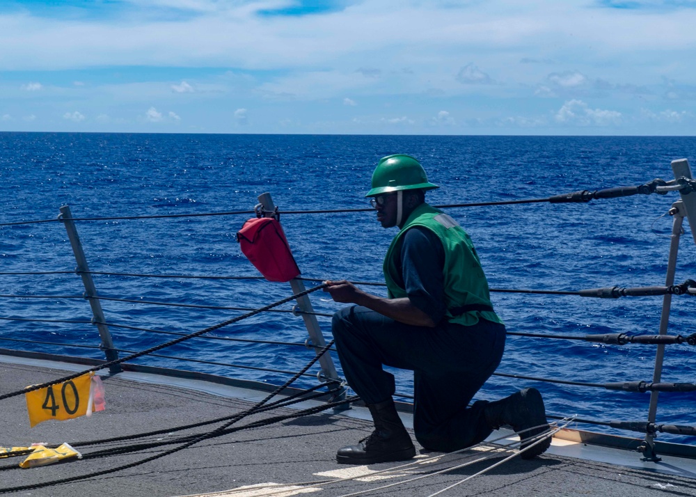 USS Mustin Conducts Replenishment-at-Sea