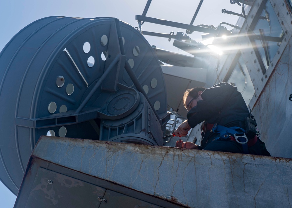 Sailors Conduct Maintenance Onboard USS Mustin
