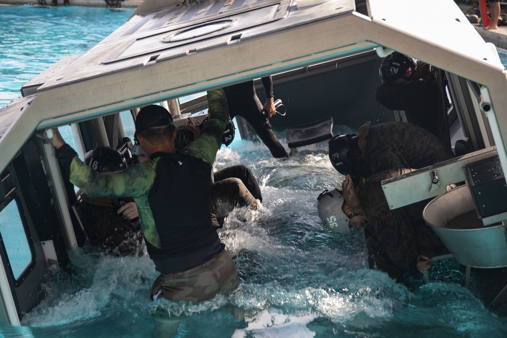Just Breathe: Hawaii Marines conduct helo dunker training