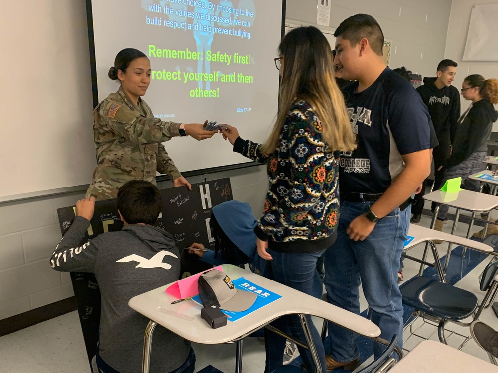 Army Soldier Gives back to Her Community