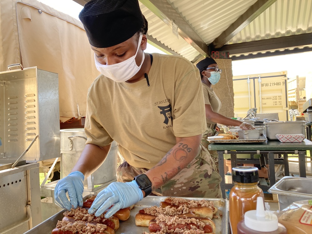 Rakkasan field feeding training and contest