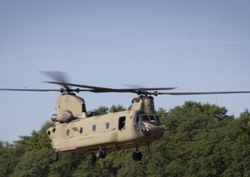 Iowa and North Dakota National Guard team up for sling-load training