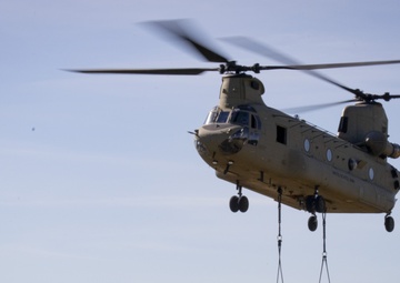 Iowa and North Dakota National Guard team up for sling-load training
