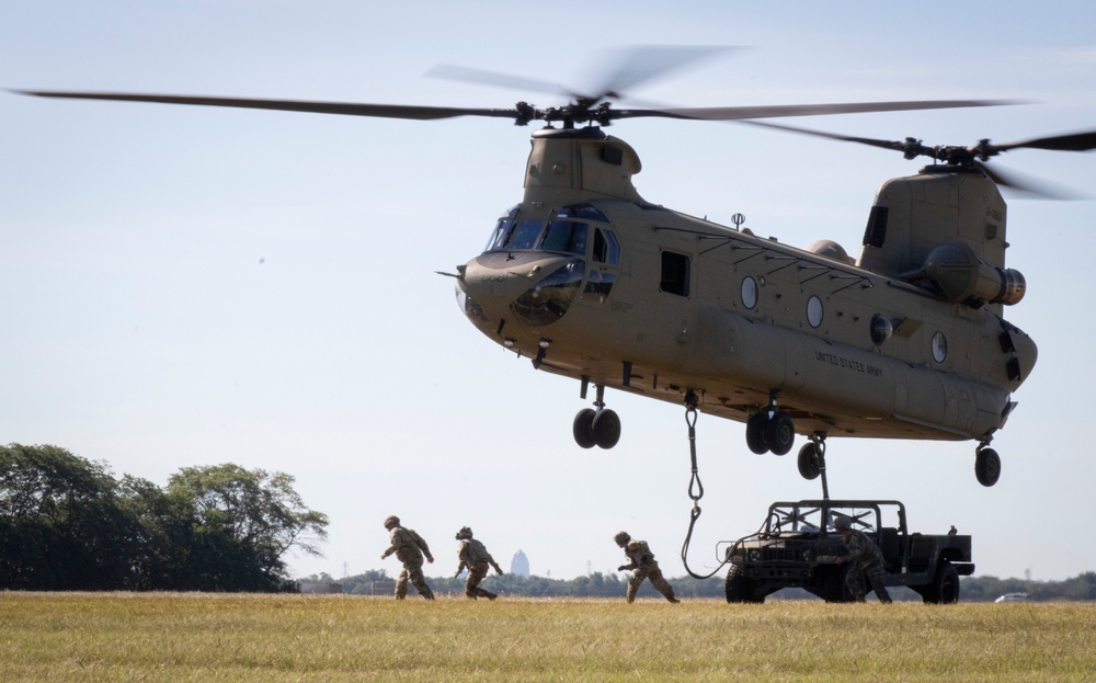 Iowa and North Dakota National Guard team up for sling-load training