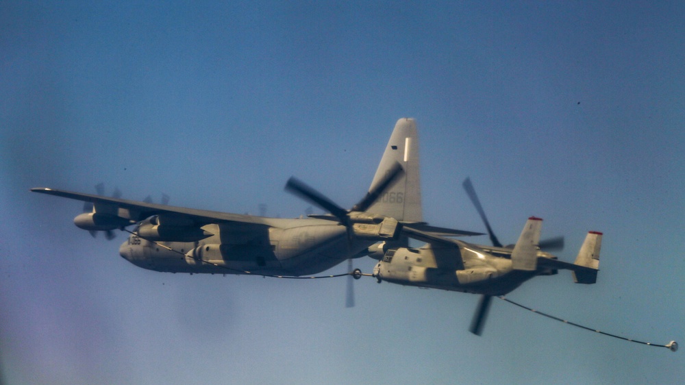 VMM-363 conducts tactical air-to-air refueling exercise