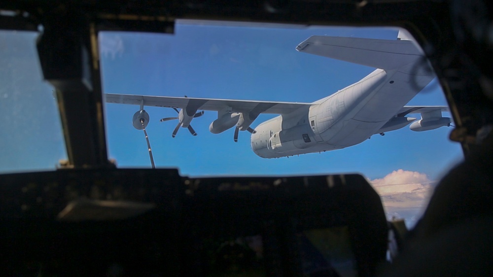 VMM-363 conducts tactical air-to-air refueling exercise