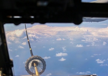 VMM-363 conducts tactical air-to-air refueling exercise