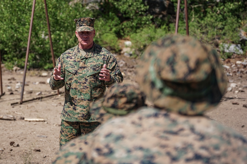 Maj. Gen. Martin speaks to Marines with 4th Recon