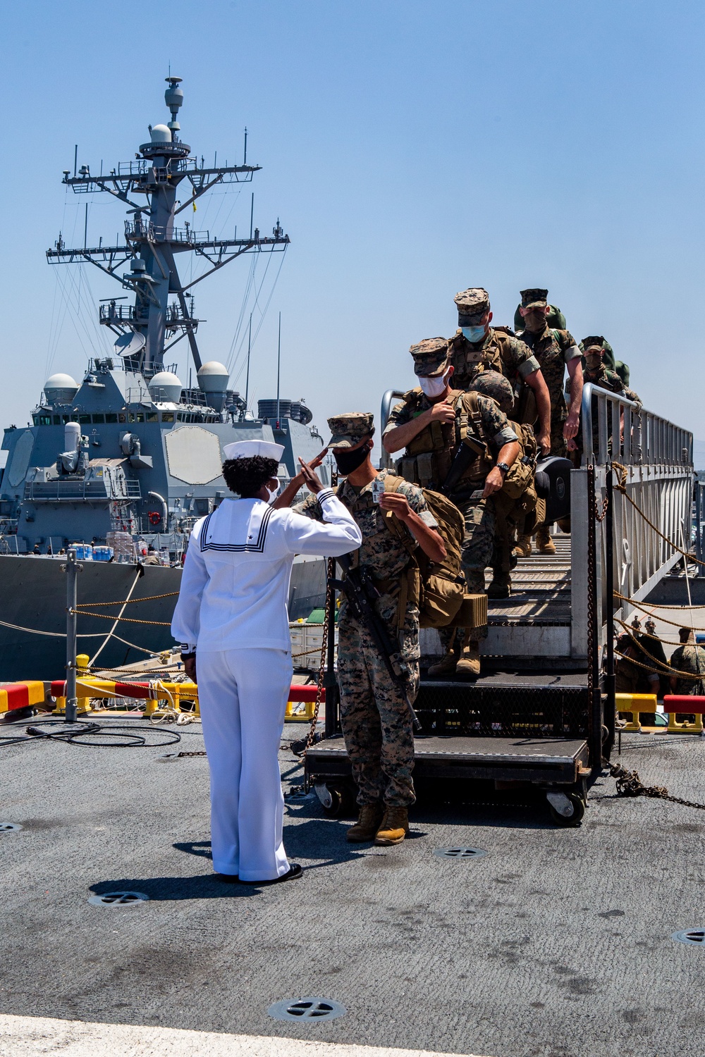 15th MEU Marines embark USS Makin Island