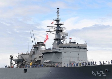 Crews of U.S. Navy and JMSDF mine countermeasures ships perform PASSEX upon conclusion of Mine Warfare Exercise (MIWEX) 2JA 2020