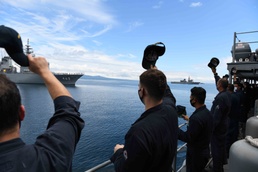 Crews of U.S. Navy and JMSDF mine countermeasures ships perform PASSEX upon conclusion of Mine Warfare Exercise (MIWEX) 2JA 2020