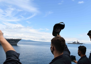 Crews of U.S. Navy and JMSDF mine countermeasures ships perform PASSEX upon conclusion of Mine Warfare Exercise (MIWEX) 2JA 2020