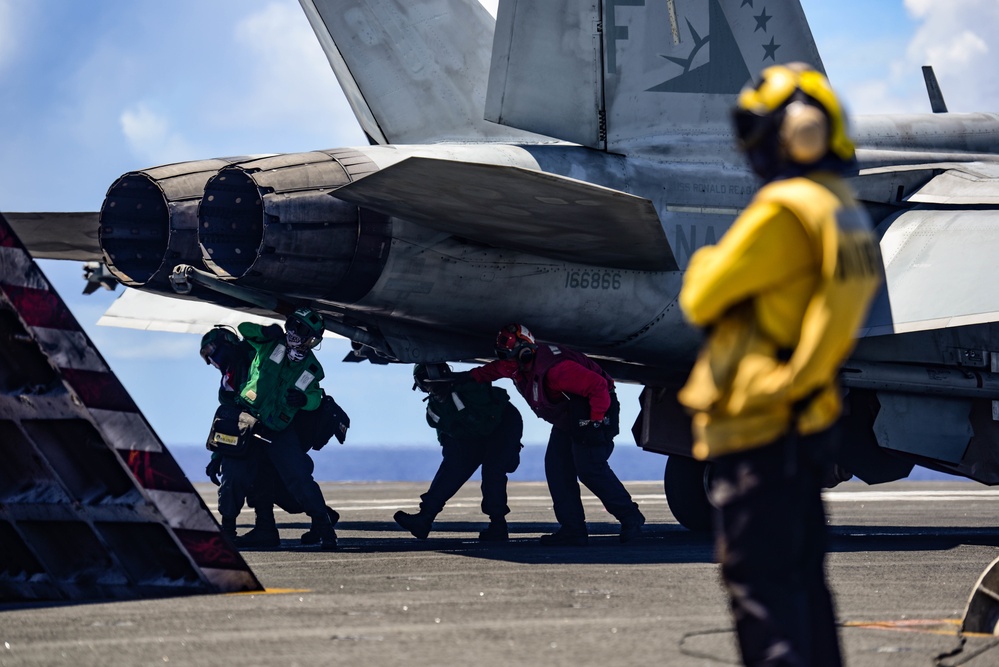 USS Ronald Reagan (CVN 76) Flight Operations