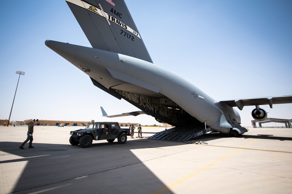 C-17s Move Cargo Through AFCENT AOR