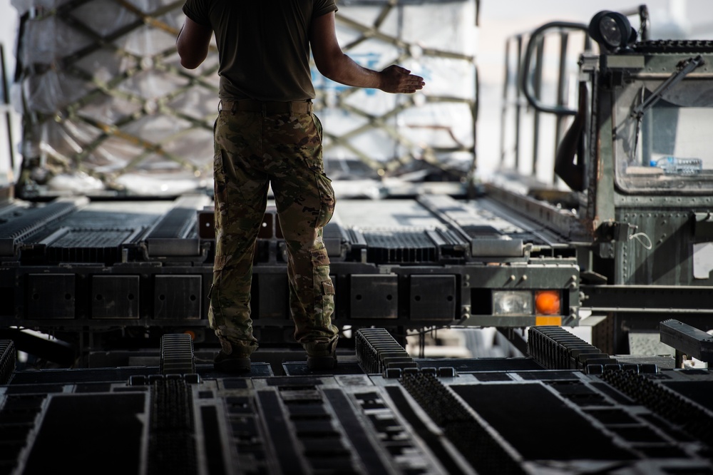 C-17s Move Cargo Through AFCENT AOR